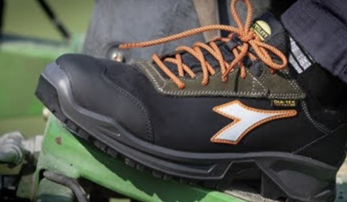 Scarpe antinfortunistiche: normativa e requisiti minimi