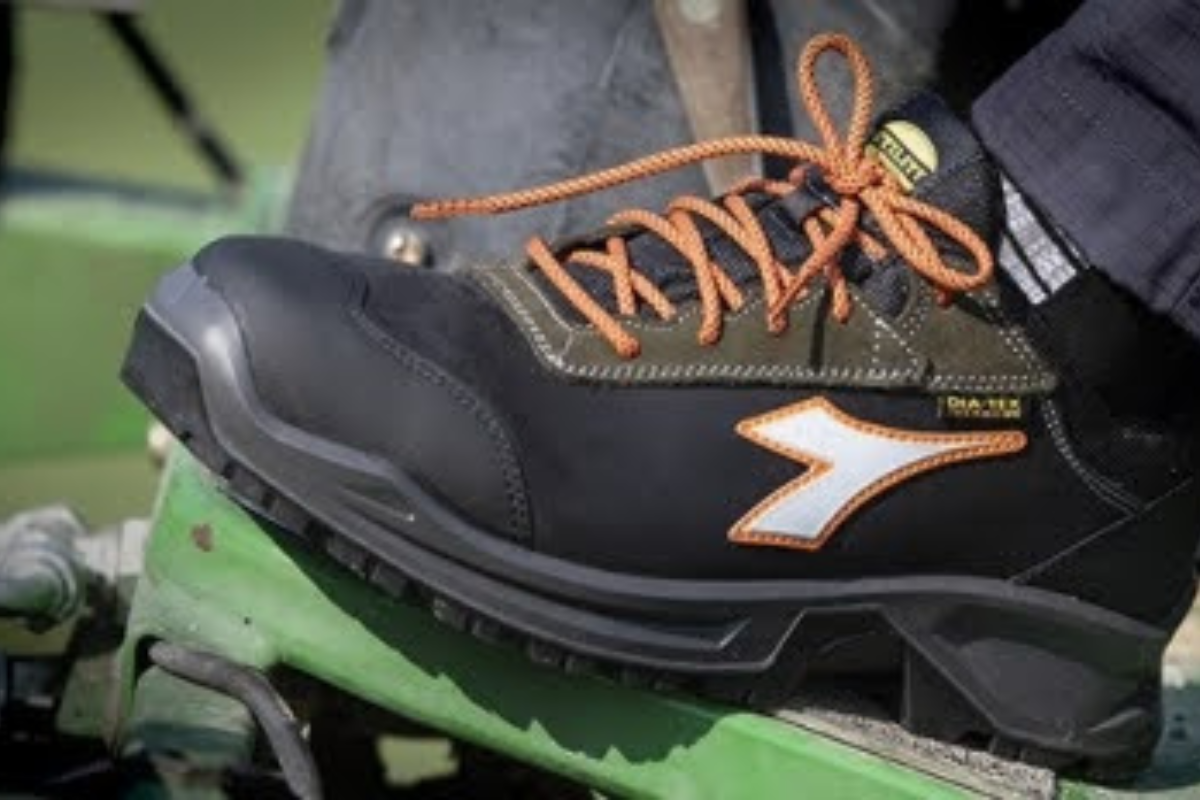 Scarpe antinfortunistiche: normativa e requisiti minimi