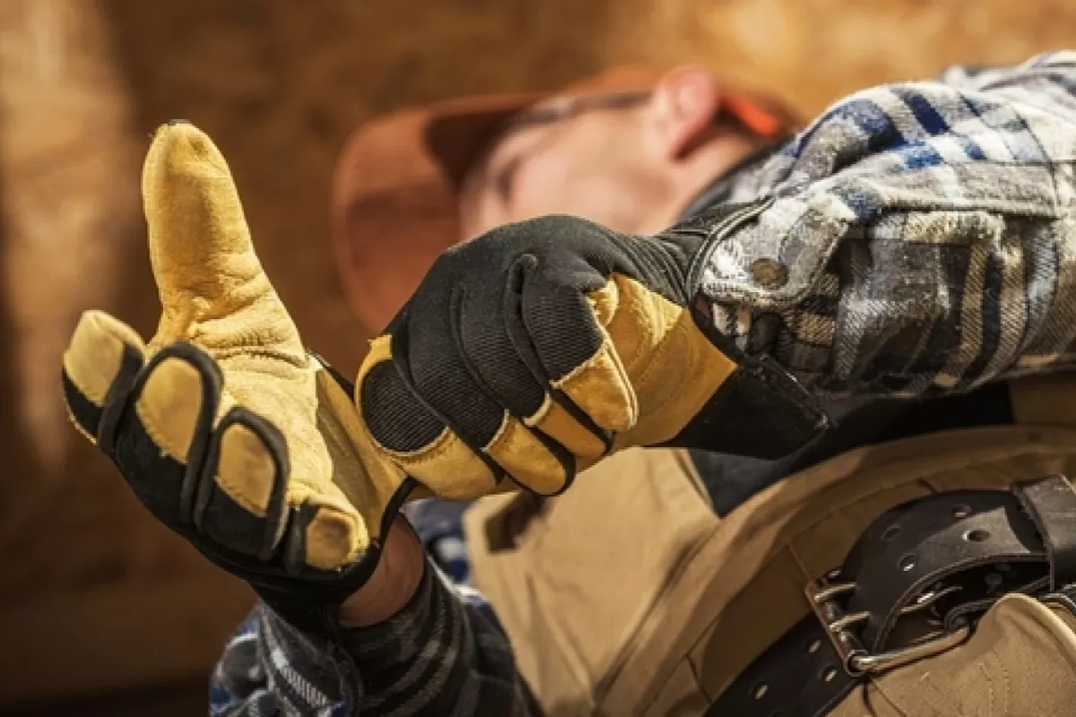 come scegliere i guanti da lavoro